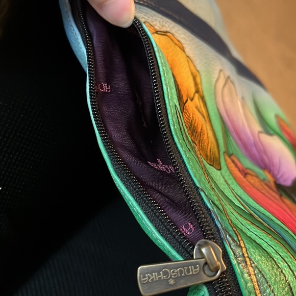 Host pick! 🎉 Anuschka painted leather large hobo bag like new - Picture 16 of 17